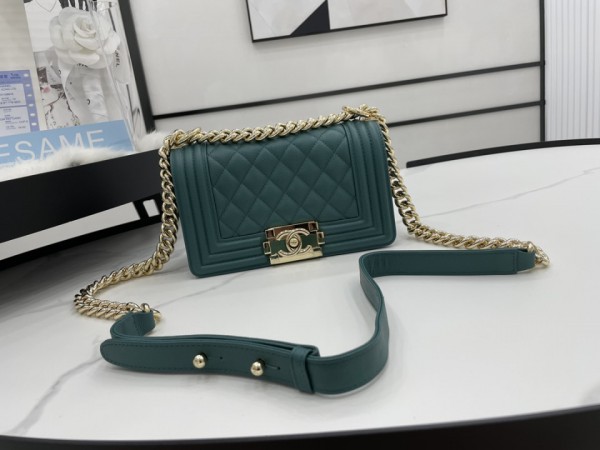 Chanel BOY Handbag 20cm - BOY039