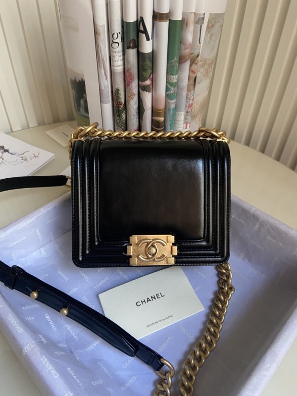 Chanel BOY Handbag 18cm - BOY046