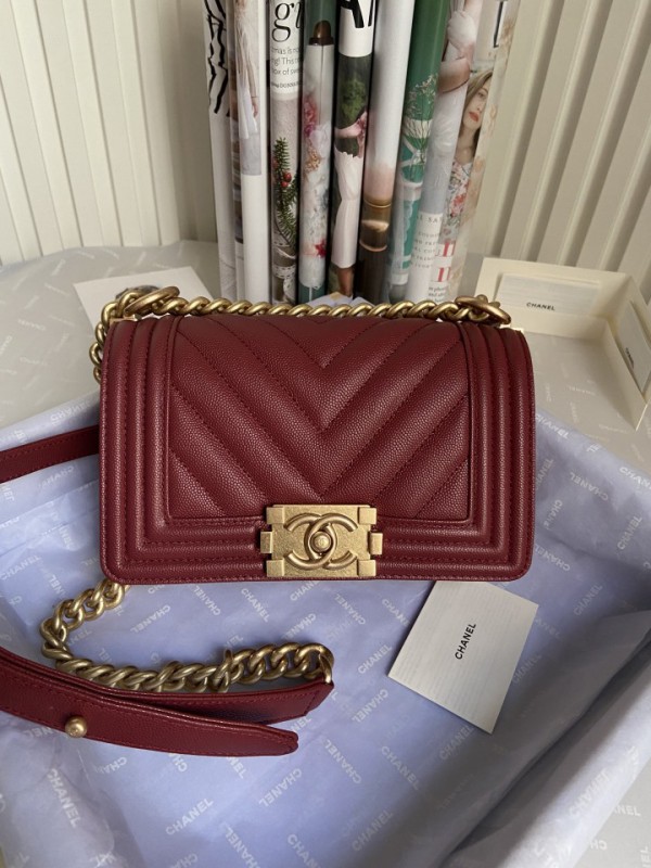 Chanel BOY Handbag 20cm - BOY096