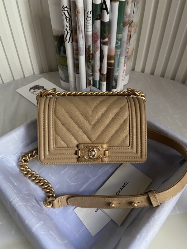 Chanel BOY Handbag 20cm - BOY099