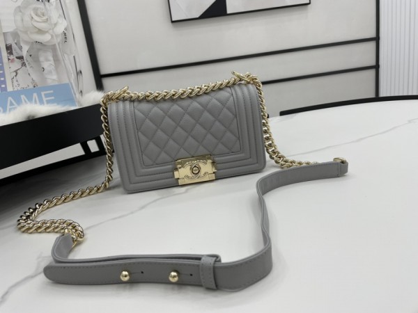 Chanel BOY Handbag 20cm - BOY114