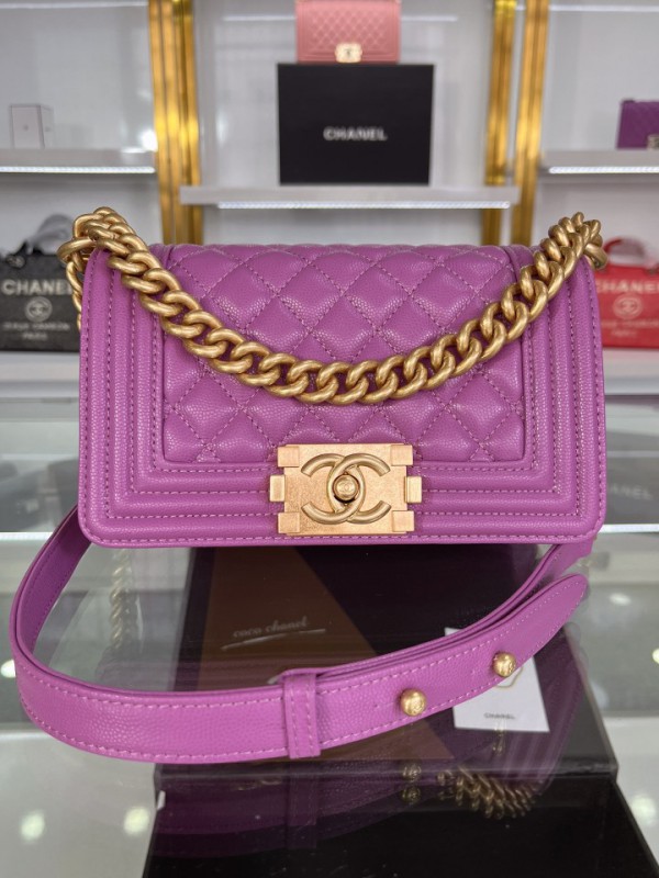 Chanel BOY Handbag 20cm - BOY122