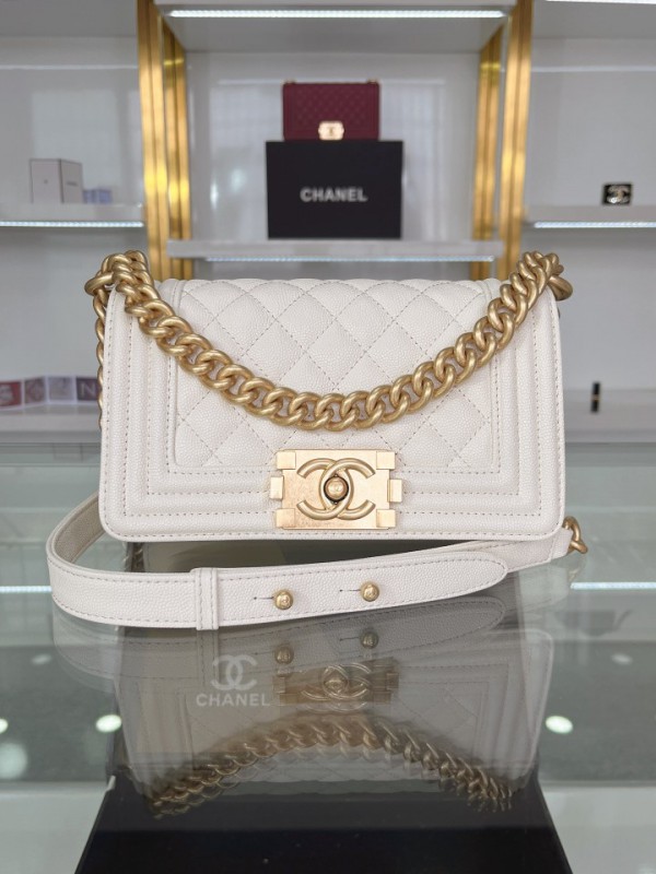 Chanel BOY Handbag 20cm - BOY134