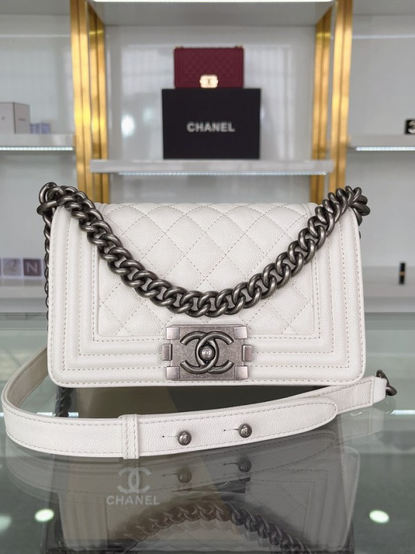 Chanel BOY Handbag 20cm - BOY135