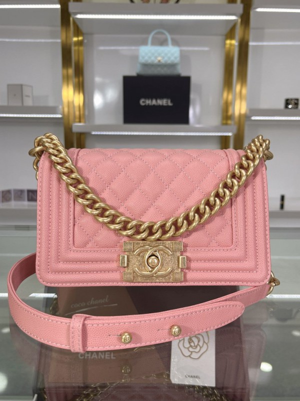 Chanel BOY Handbag 20cm - BOY136