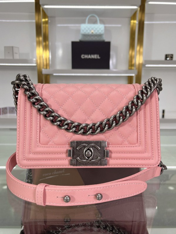Chanel BOY Handbag 20cm - BOY137