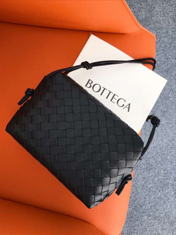 Bottega Veneta Intrecciato Bag 2 Sizes BV054