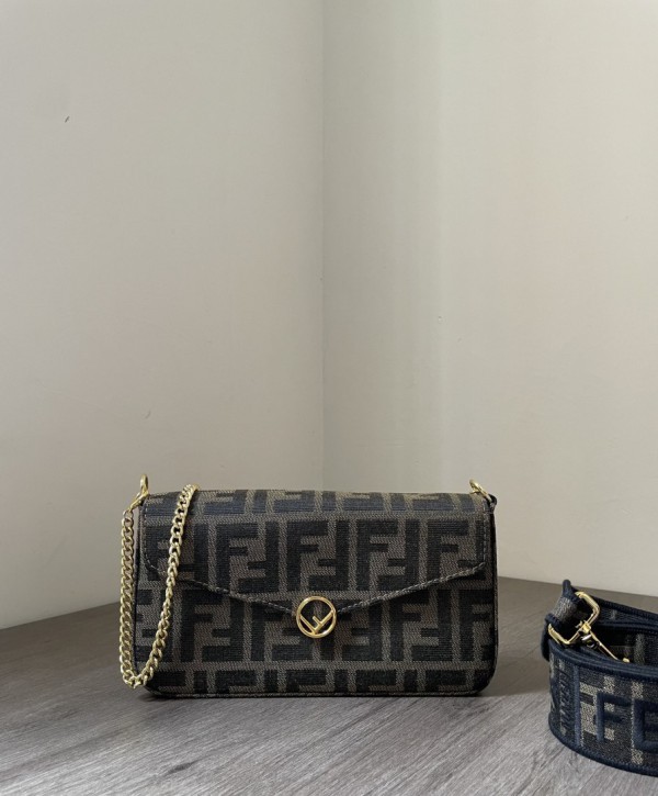 Fendi Wallet On Chain FD-096