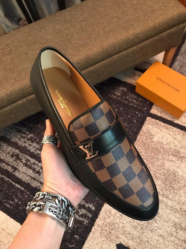 Louis Vuitton Men Loafers (LV-SH-A454)