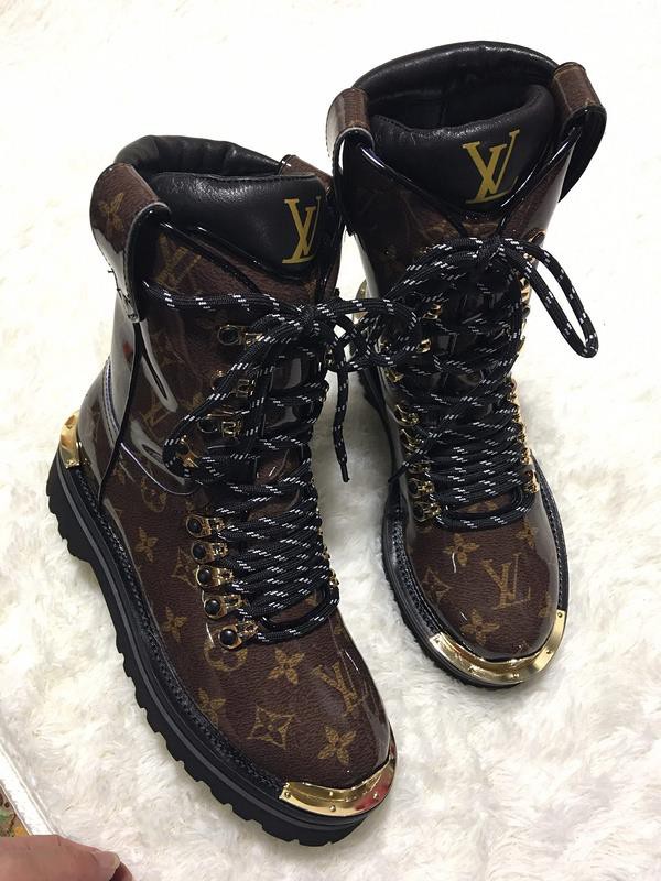 Louis Vuitton Ankle Boots (LV-SH-A040)