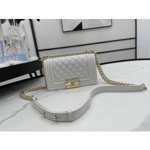 Chanel BOY Handbag 20cm - BOY041