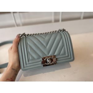 Chanel BOY Handbag 20cm - BOY045