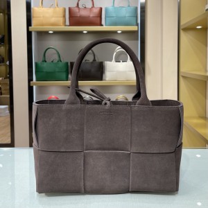 Bottega Veneta Arco Tote BV014