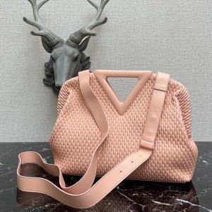 Bottega Veneta Point Bag BV063