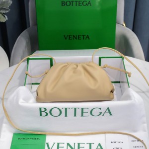 Bottega Venete Pouch Bag BV146