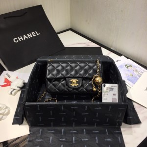 Chanel Classic Flap Bag 20cm - CF014