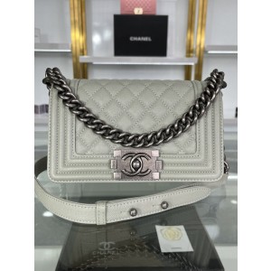 Chanel BOY Handbag 20cm - BOY139